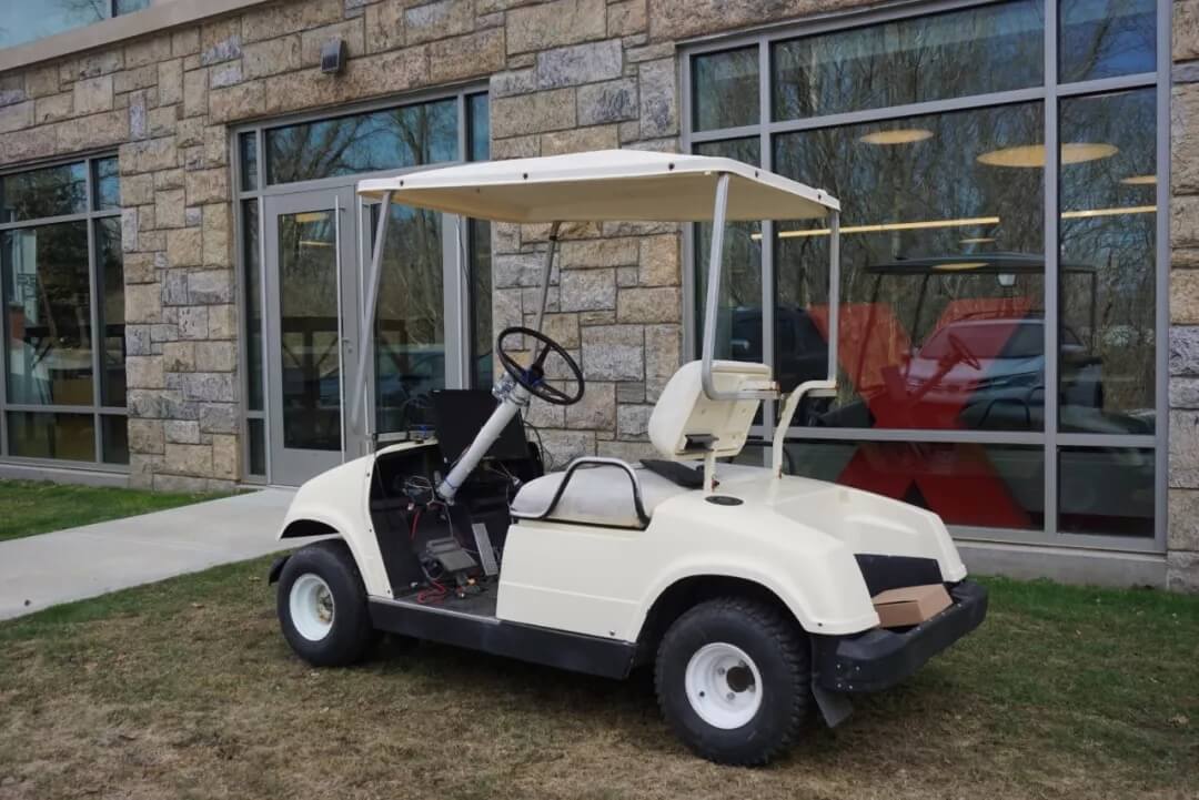 自动驾驶高尔夫球车项目